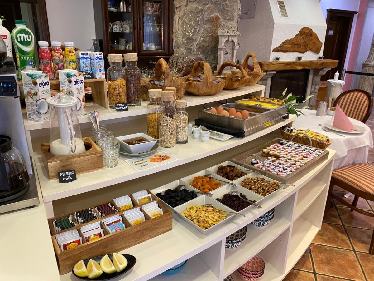 Boutique Hotel Grahor Sezana Bagian luar foto