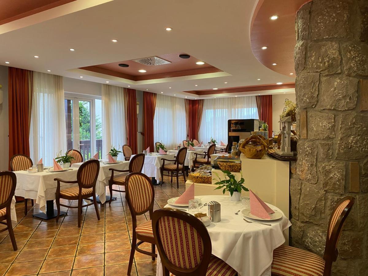 Boutique Hotel Grahor Sezana Bagian luar foto