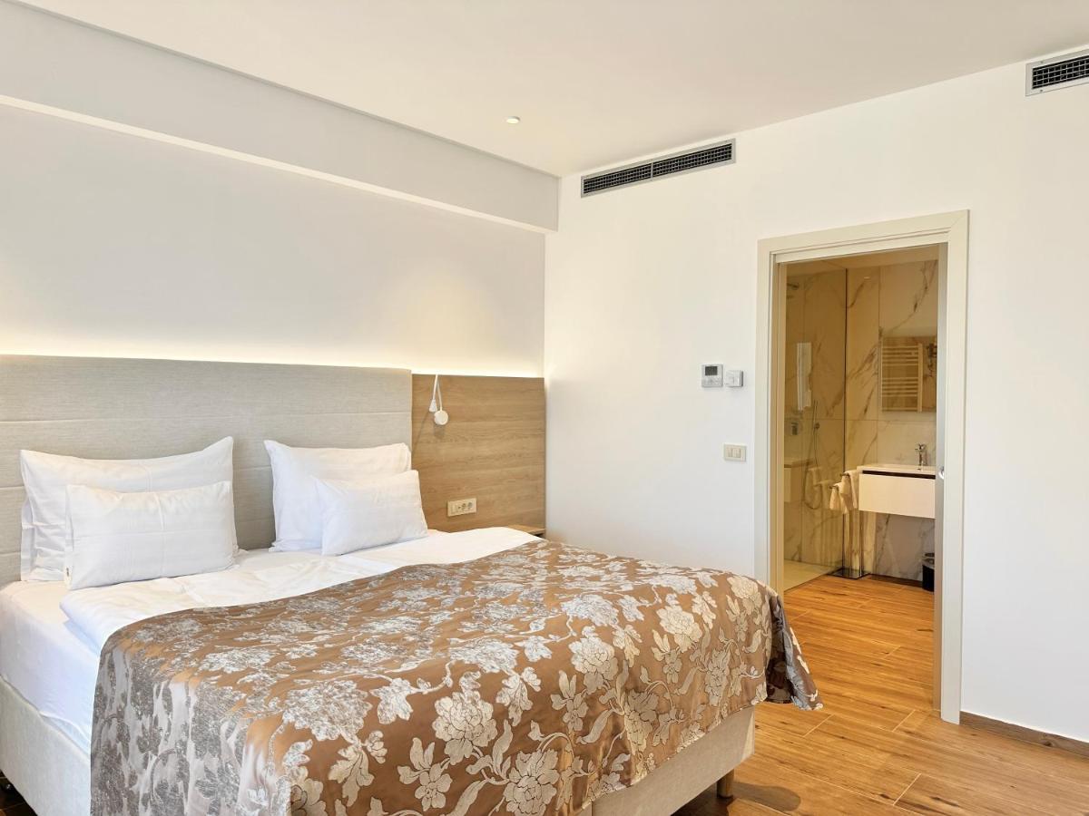 Boutique Hotel Grahor Sezana Ruang foto