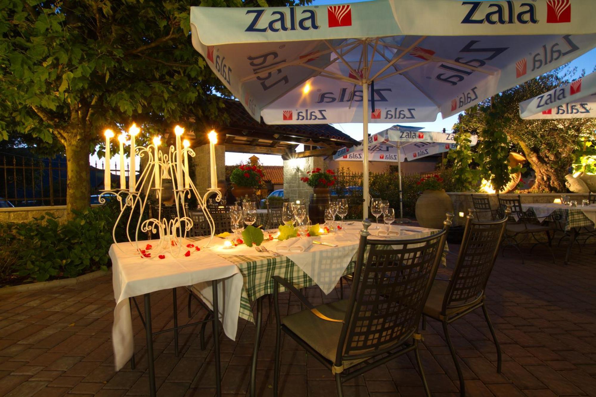 Boutique Hotel Grahor Sezana Bagian luar foto