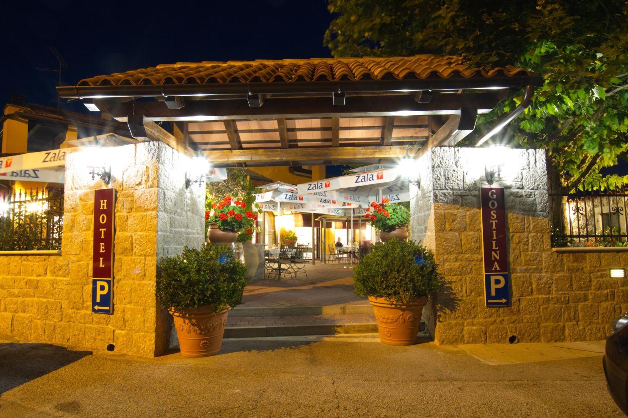 Boutique Hotel Grahor Sezana Bagian luar foto