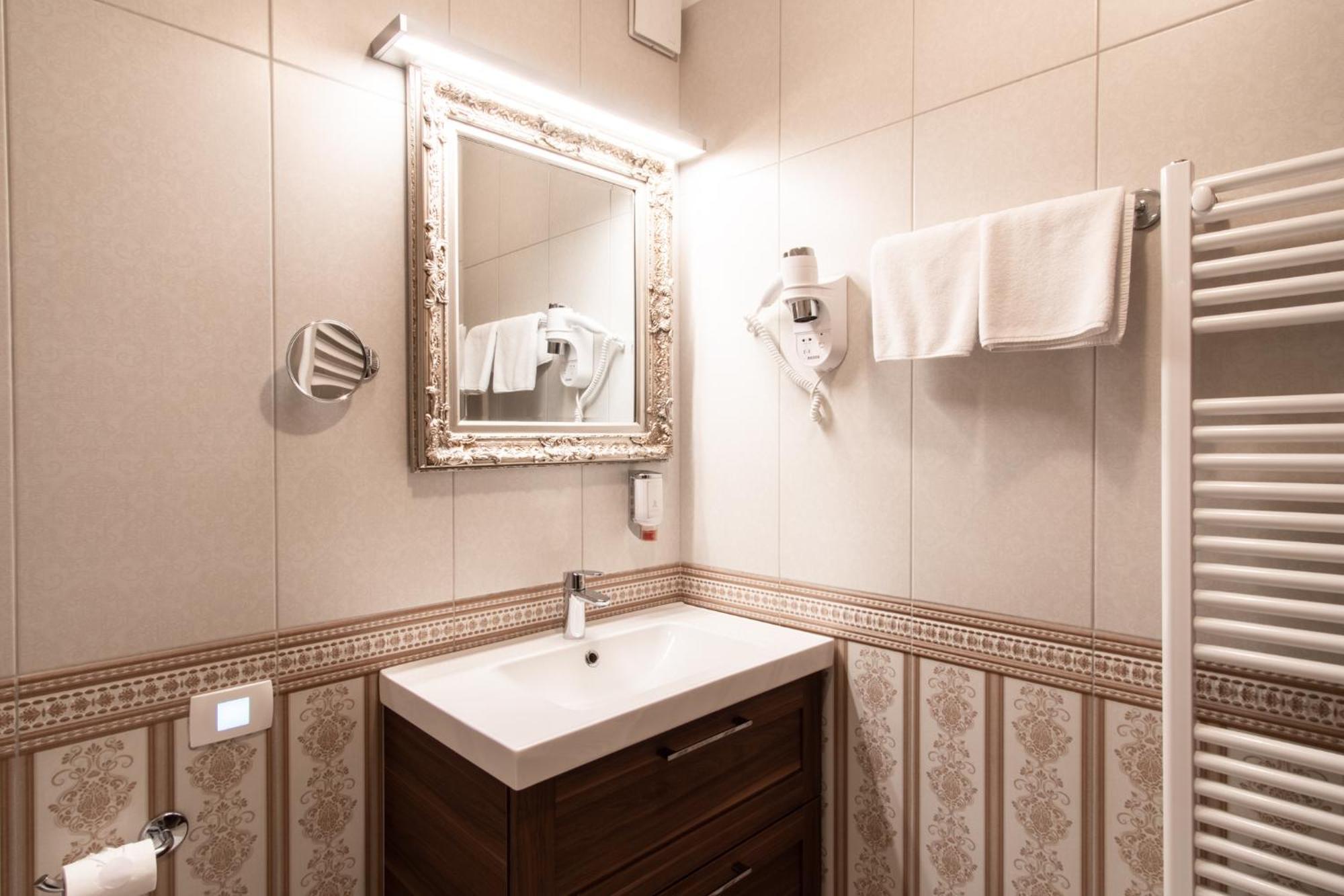 Boutique Hotel Grahor Sezana Ruang foto